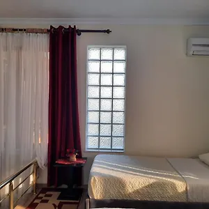 Bed and breakfast 53, Tirana