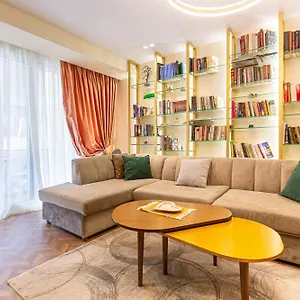  Apartament Center Fame House