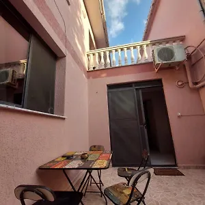 Bed and breakfast Gex, Tirana
