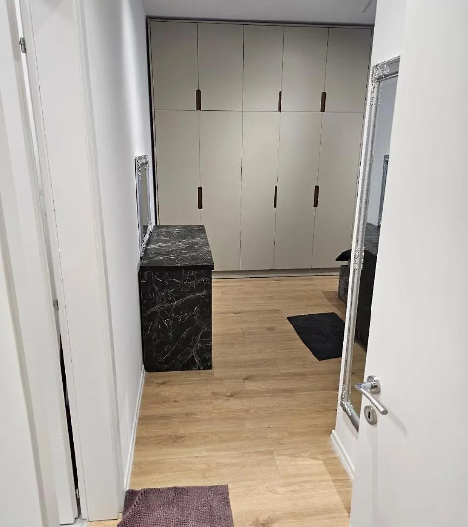 Liqeni I Thate - Apartment Tirana 0*,